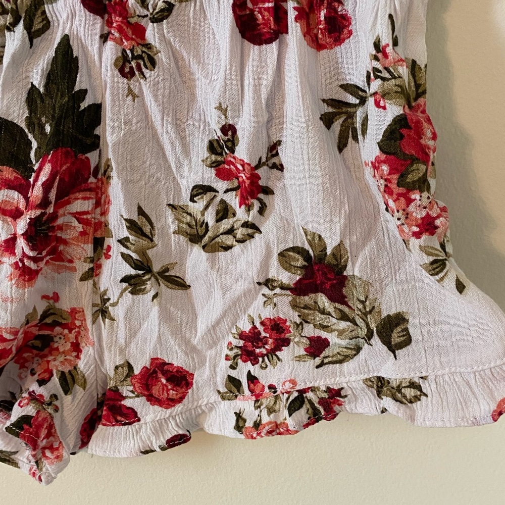 Flower Shorts - Picture 2 of 3